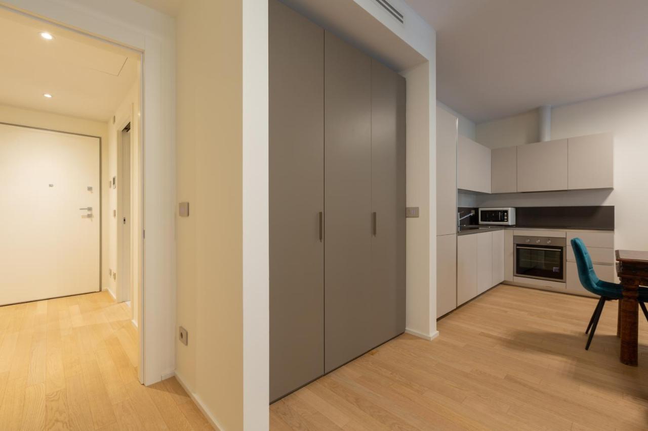 Cozy Flat With Parking Lägenhet Milano Exteriör bild
