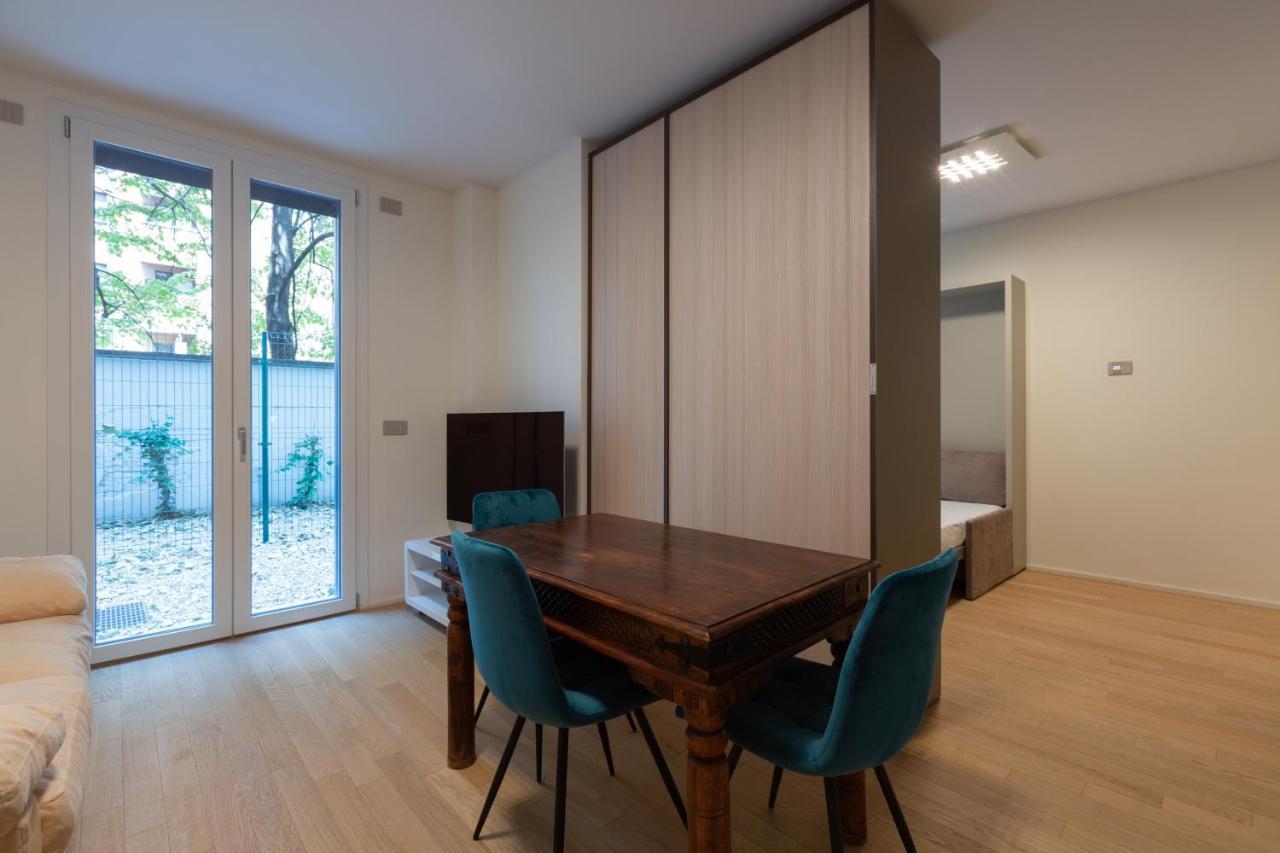 Cozy Flat With Parking Lägenhet Milano Exteriör bild