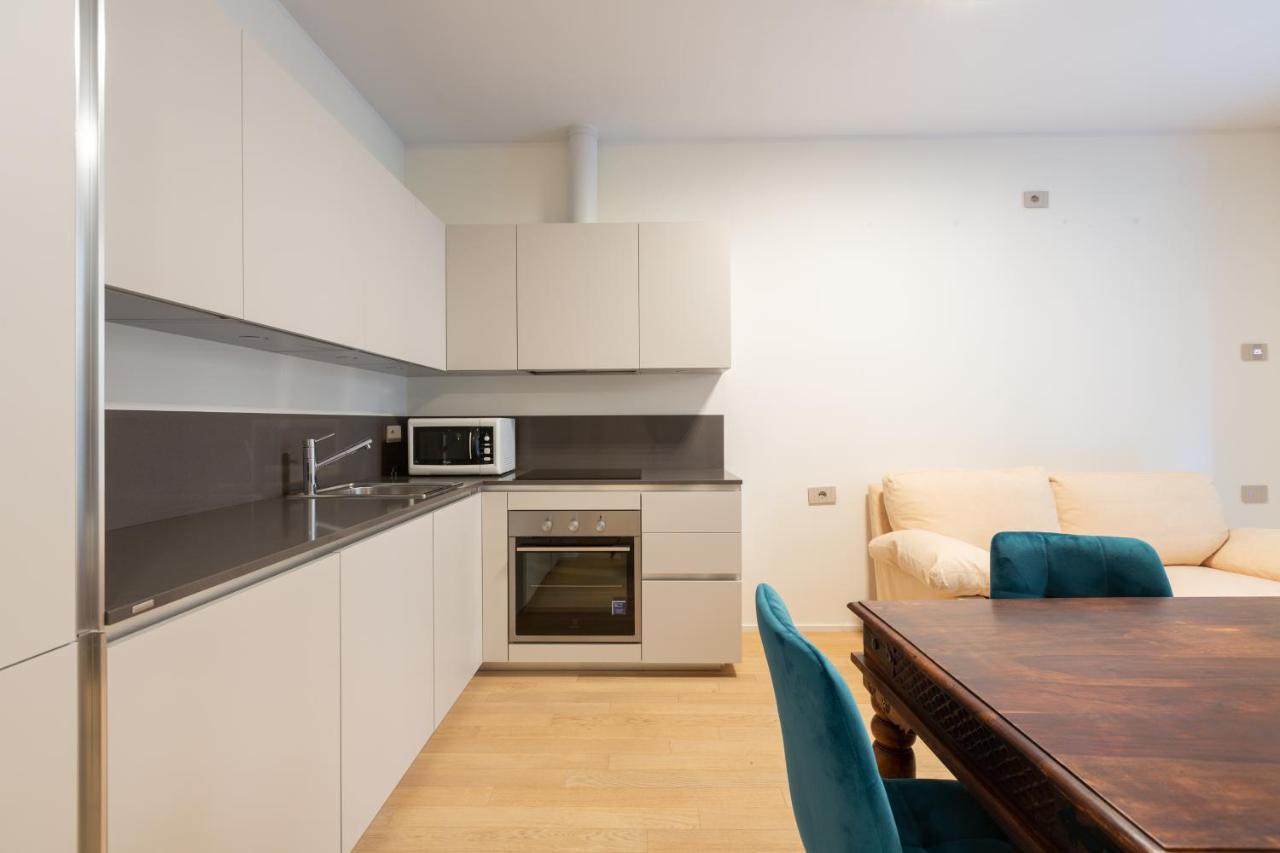 Cozy Flat With Parking Lägenhet Milano Exteriör bild